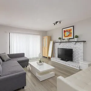  Apartment Huge 4 Bedroom Upper Canada