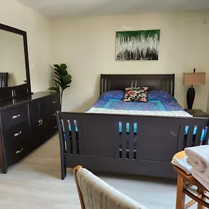  Homestay Elmwood Canada